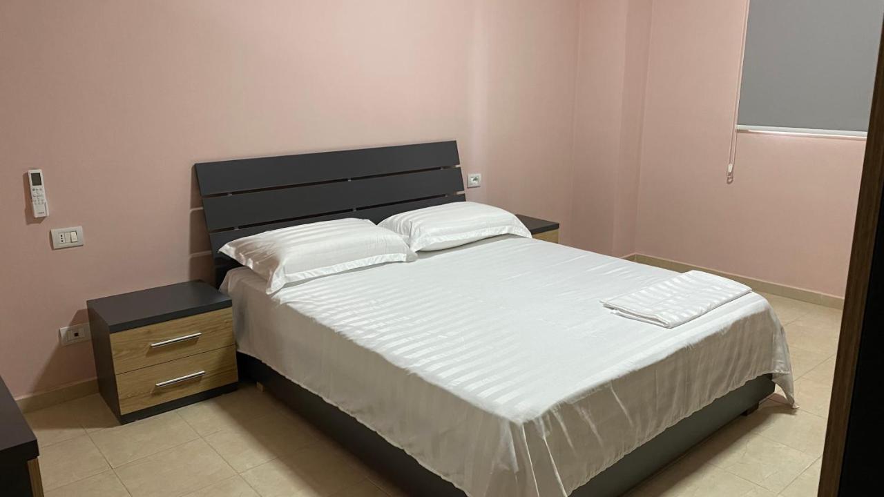 Anna'S Apartament Lushnjë Exteriér fotografie