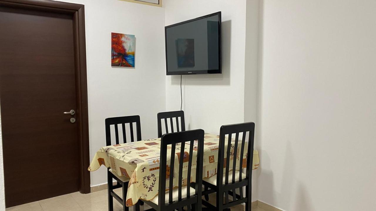 Anna'S Apartament Lushnjë Exteriér fotografie