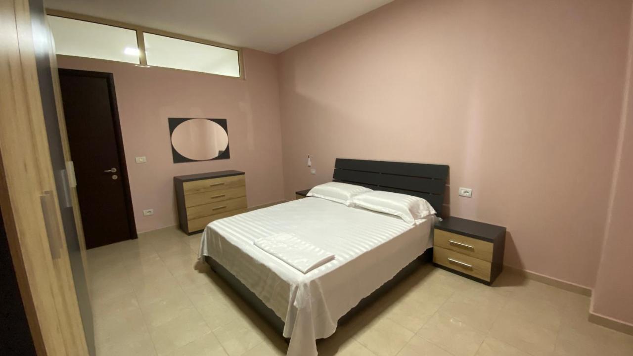Anna'S Apartament Lushnjë Exteriér fotografie